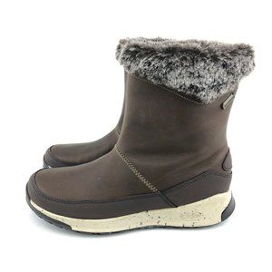 chaco buckle waterproof boot